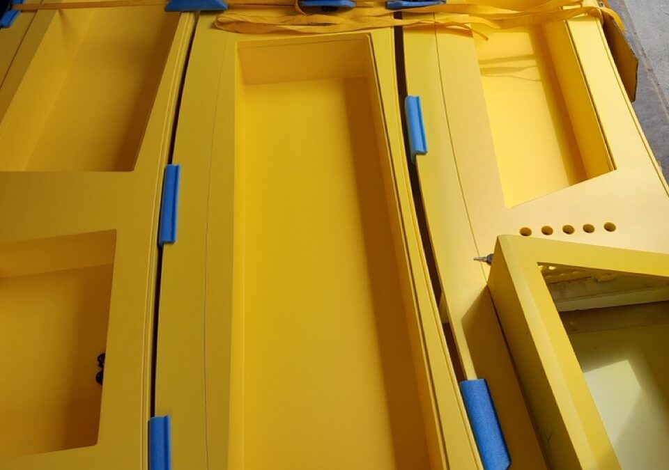 Bezpieczny transport gablot wystawowych – pełne zabezpieczenie